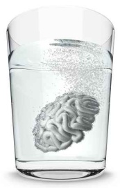 Dieta mózgu - zdjęcie mózgu w szklance wody